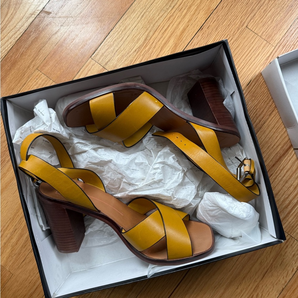 Dolce Vita Honey Leather Footwear - Picture 3 of 4